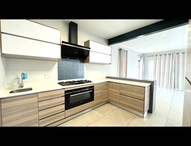 3 BEDROOM TOWNHOUSE FOR SALE IN KYALAMI